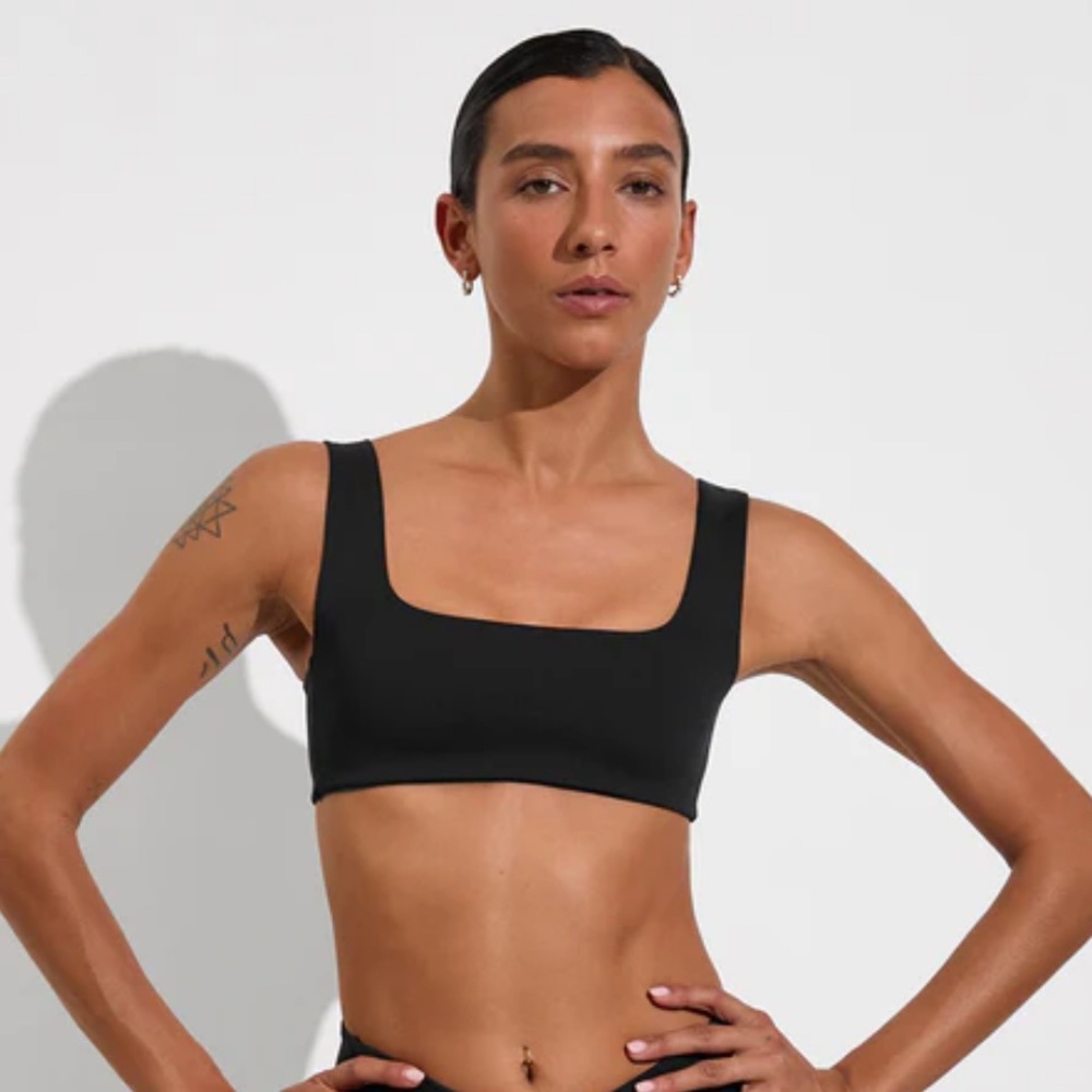 Left On Friday Streamline Swim top in Jet Black, Size Lg